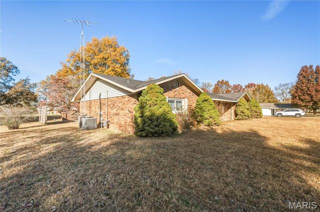 139 Pharris Ridge Drive, Sikeston, MO 63801
