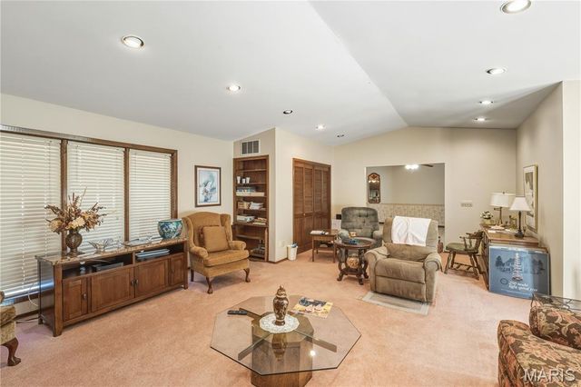 139 Pharris Ridge Drive, Sikeston, MO 63801