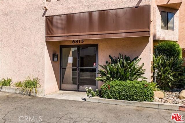 6815 Remmet Avenue 310, Canoga Park (los Angeles), CA 91303