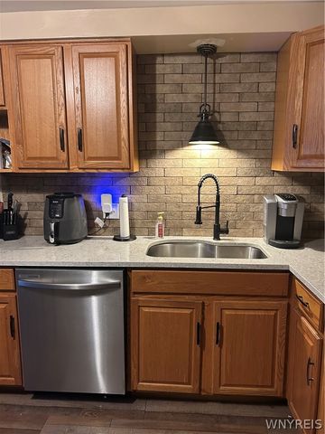 63 Sprucewood Drive, Cheektowaga, NY 14227