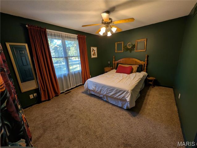 995 Holiday Point Parkway, Edwardsville, IL 62025