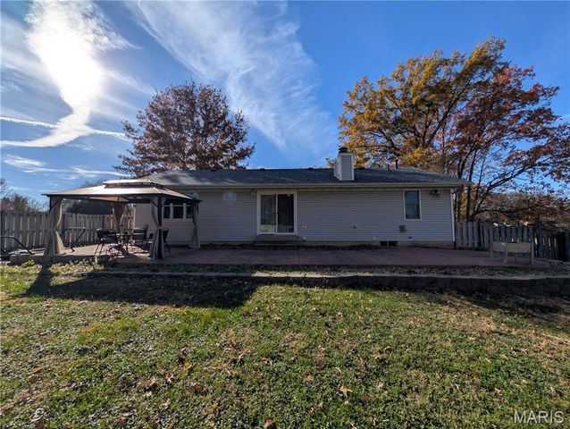 995 Holiday Point Parkway, Edwardsville, IL 62025