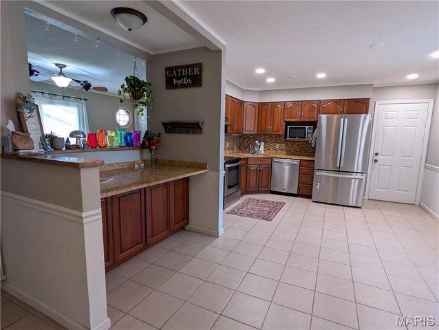 995 Holiday Point Parkway, Edwardsville, IL 62025