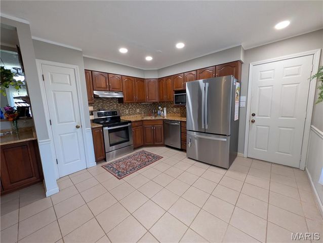 995 Holiday Point Parkway, Edwardsville, IL 62025