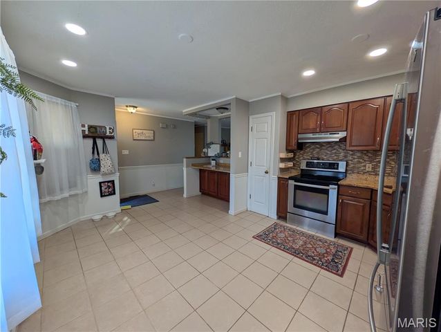 995 Holiday Point Parkway, Edwardsville, IL 62025