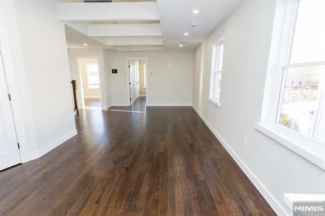 17 Warren Street 2, Bergenfield, NJ 07621