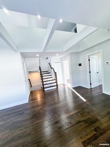 17 Warren Street 2, Bergenfield, NJ 07621