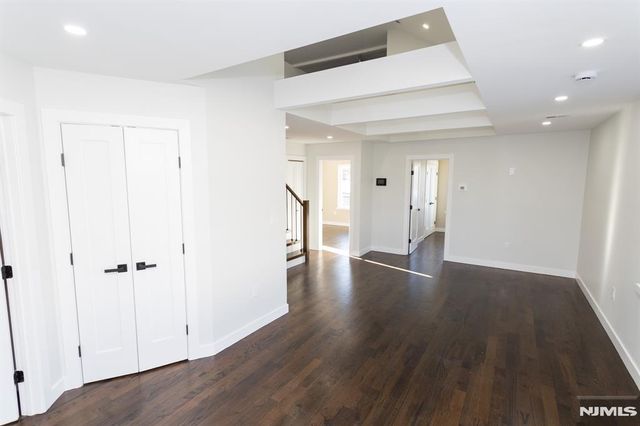 17 Warren Street 2, Bergenfield, NJ 07621