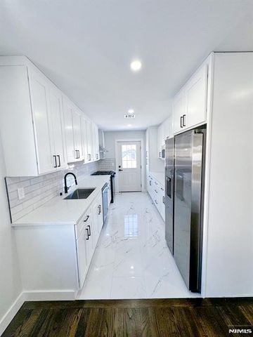 17 Warren Street 2, Bergenfield, NJ 07621