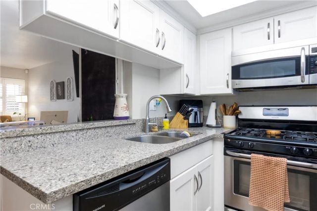 537 W 9th Street, Upland, CA 91786