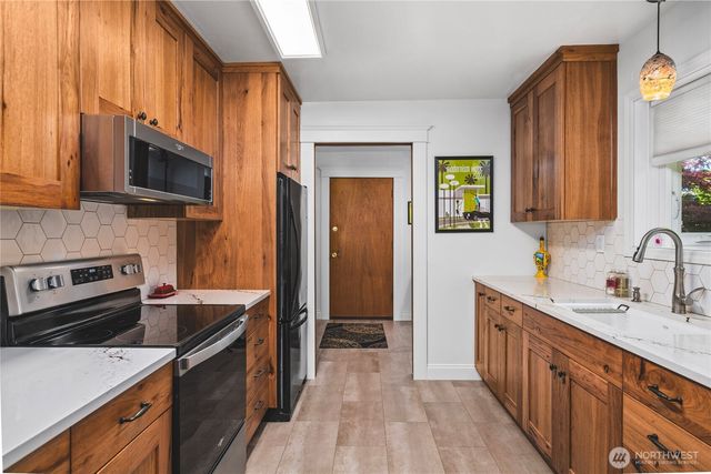 1605 9th Street, Anacortes, WA 98221