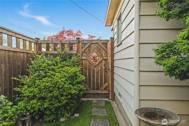 1605 9th Street, Anacortes, WA 98221