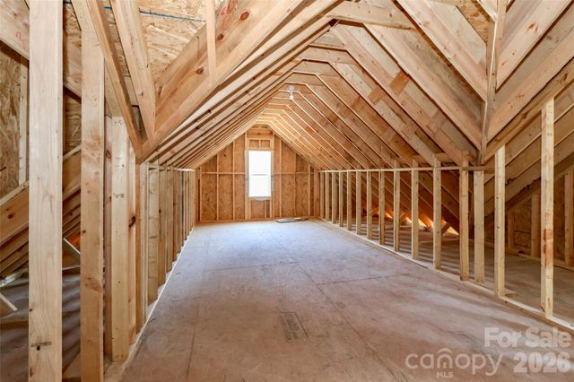1061 The Glen Street, Statesville, NC 28677
