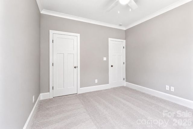 1061 The Glen Street, Statesville, NC 28677