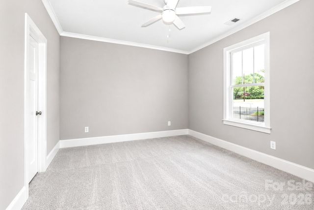 1061 The Glen Street, Statesville, NC 28677