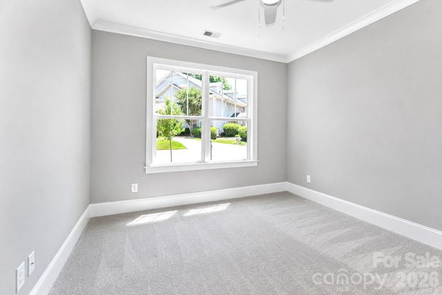 1061 The Glen Street, Statesville, NC 28677