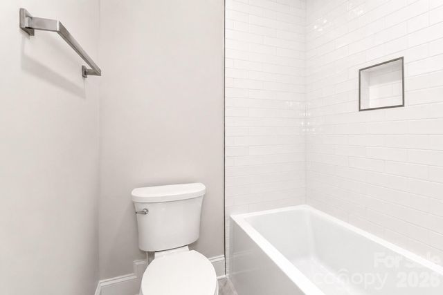 1061 The Glen Street, Statesville, NC 28677