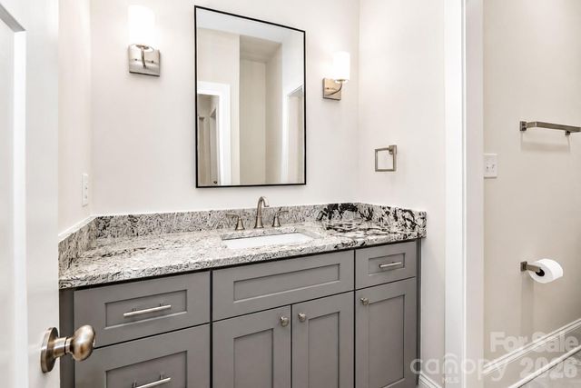 1061 The Glen Street, Statesville, NC 28677