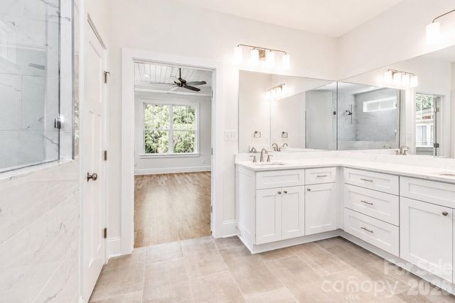 1061 The Glen Street, Statesville, NC 28677