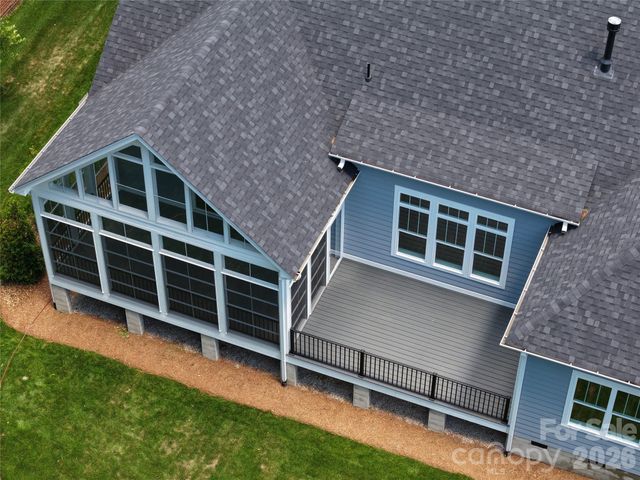 1061 The Glen Street, Statesville, NC 28677