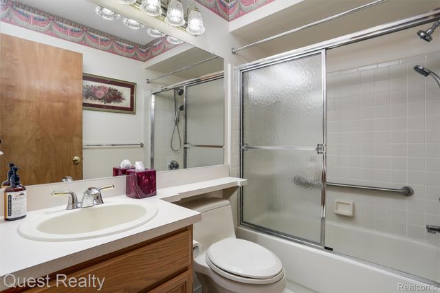 14710 Palmetto Court Court, Shelby Charter Township, MI 48315