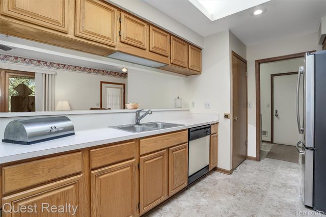 14710 Palmetto Court Court, Shelby Charter Township, MI 48315