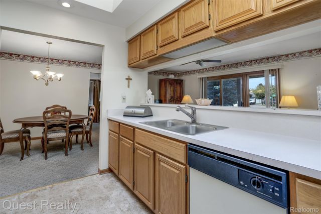 14710 Palmetto Court Court, Shelby Charter Township, MI 48315