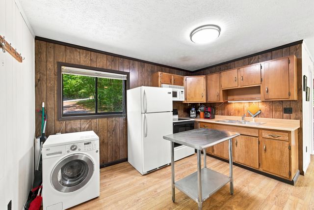 460 HILLTOP LN, Mt Jackson, VA 22842