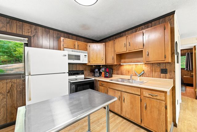 460 HILLTOP LN, Mt Jackson, VA 22842