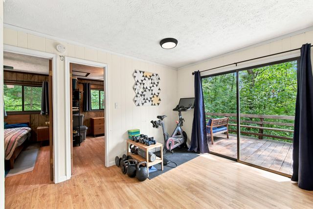 460 HILLTOP LN, Mt Jackson, VA 22842