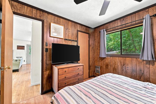 460 HILLTOP LN, Mt Jackson, VA 22842