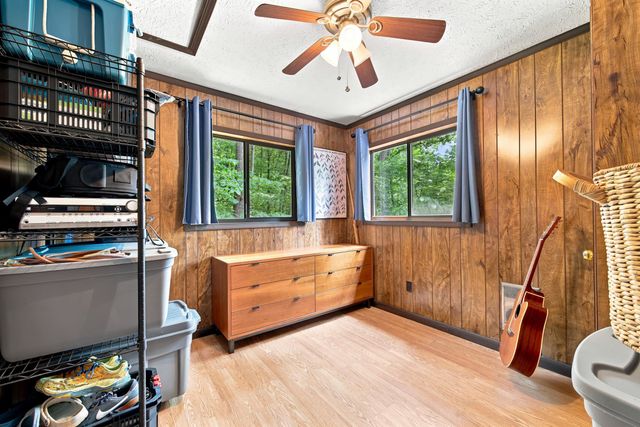 460 HILLTOP LN, Mt Jackson, VA 22842