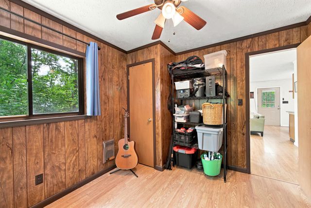 460 HILLTOP LN, Mt Jackson, VA 22842