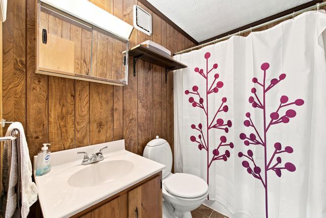 460 HILLTOP LN, Mt Jackson, VA 22842