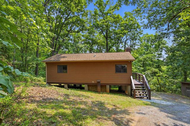 460 HILLTOP LN, Mt Jackson, VA 22842