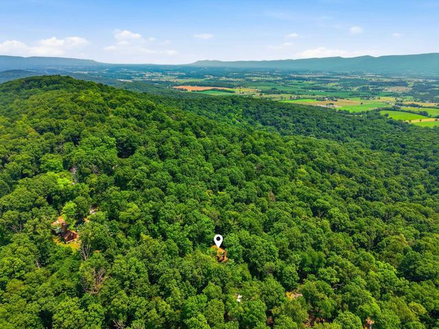 460 HILLTOP LN, Mt Jackson, VA 22842