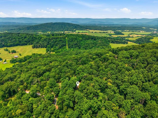 460 HILLTOP LN, Mt Jackson, VA 22842