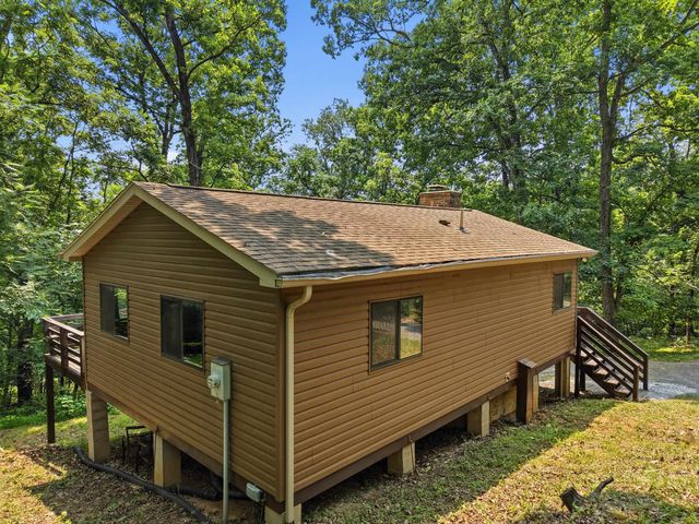 460 HILLTOP LN, Mt Jackson, VA 22842