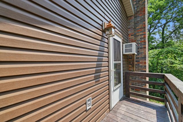 460 HILLTOP LN, Mt Jackson, VA 22842