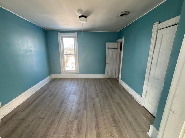 2106 4th Avenue N, Minneapolis, MN 55405