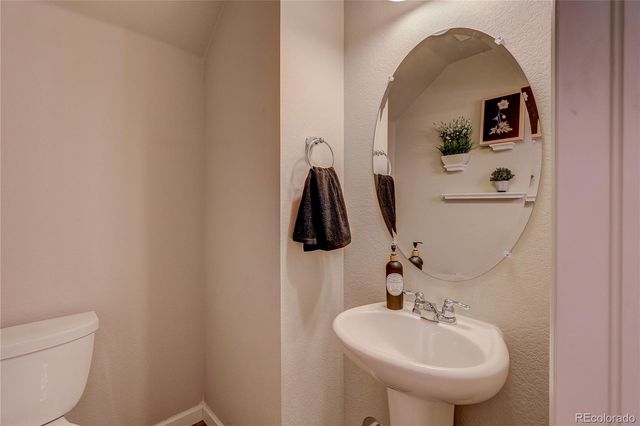 560 E Dry Creek Place, Littleton, CO 80122