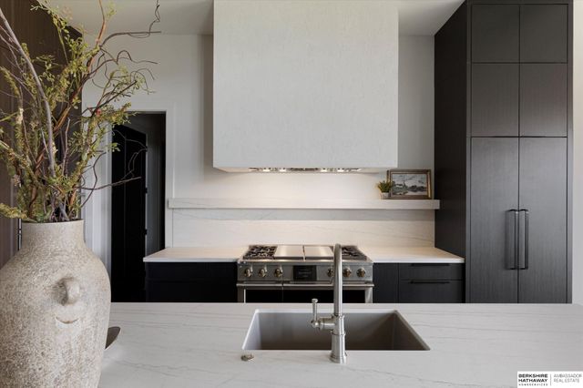 20928 Barbara Plaza Circle, Elkhorn, NE 68022