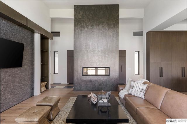 20928 Barbara Plaza Circle, Elkhorn, NE 68022