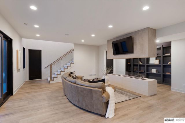 20928 Barbara Plaza Circle, Elkhorn, NE 68022