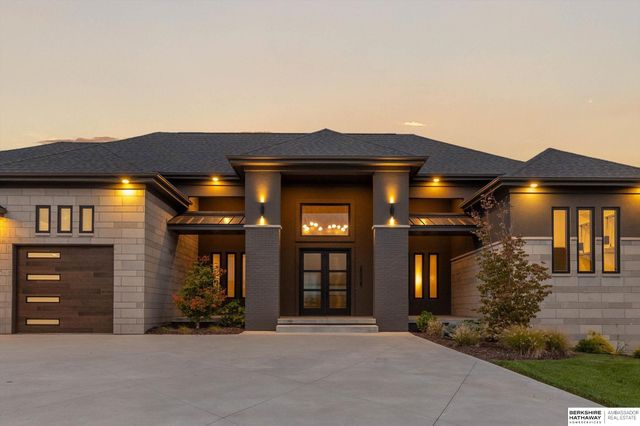 20928 Barbara Plaza Circle, Elkhorn, NE 68022