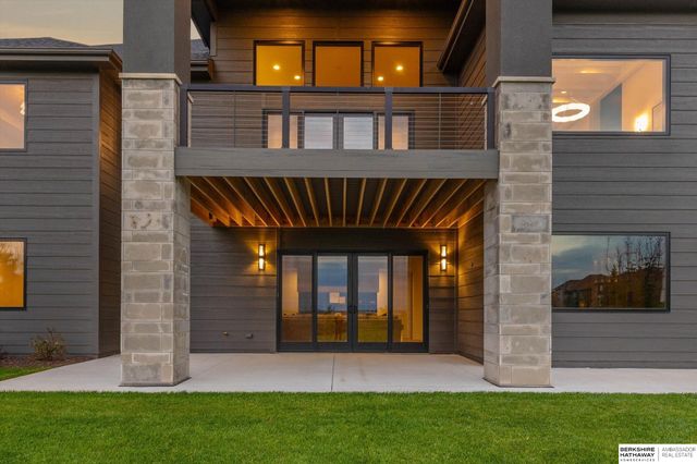 20928 Barbara Plaza Circle, Elkhorn, NE 68022