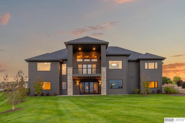 20928 Barbara Plaza Circle, Elkhorn, NE 68022