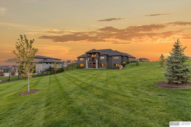 20928 Barbara Plaza Circle, Elkhorn, NE 68022