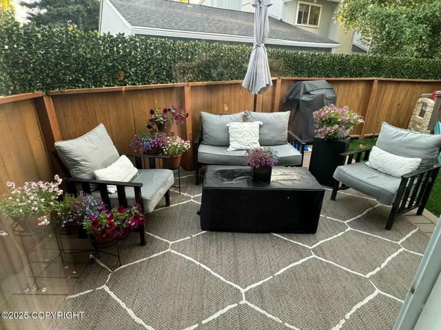 1760 Eastridge Drive, Anchorage, AK 99501