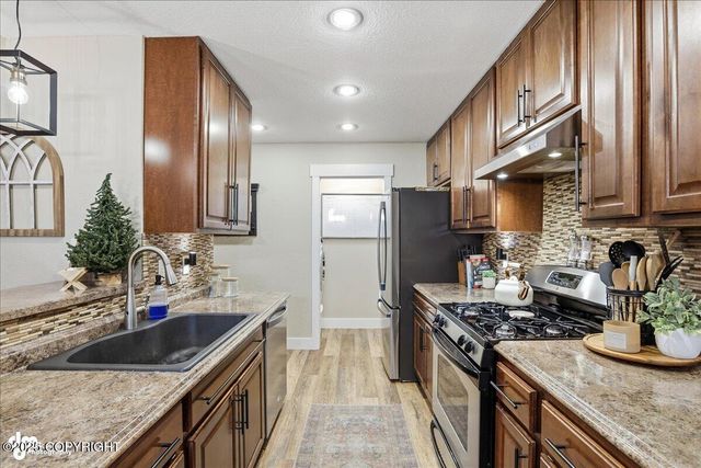 1760 Eastridge Drive, Anchorage, AK 99501